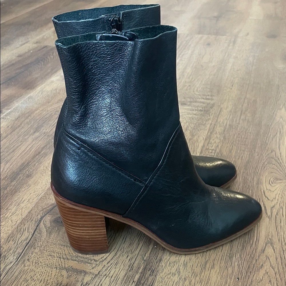 Aldo Black Leather Ankle Boots Size 8